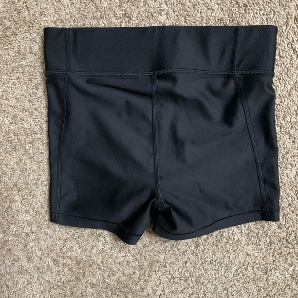 Under Armour Black Active shorts XS - Picture 2 of 6